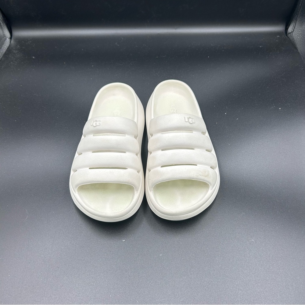 UGG Sports Yeah Kids White Slide Sandals No Size but‎ Measures Size 2
